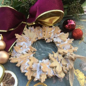 Ceramics - Festive Wreath Decorations