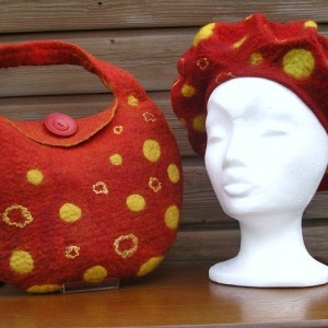 Make a Handfelted Circular Bag or Beret